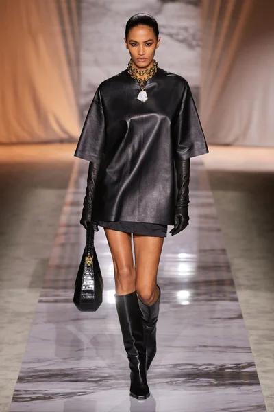 Look 13